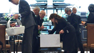 父の葬儀の支えを色んな方々から頂く